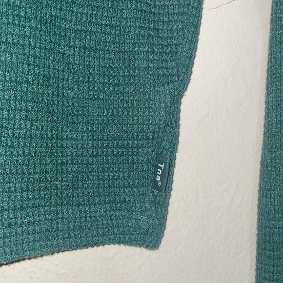 ARITZIA TNA RETIRED Green Long Sleeve WAFFLE KNIT Crop Top S THERMAL MOCK NECK - Picture 3 of 4